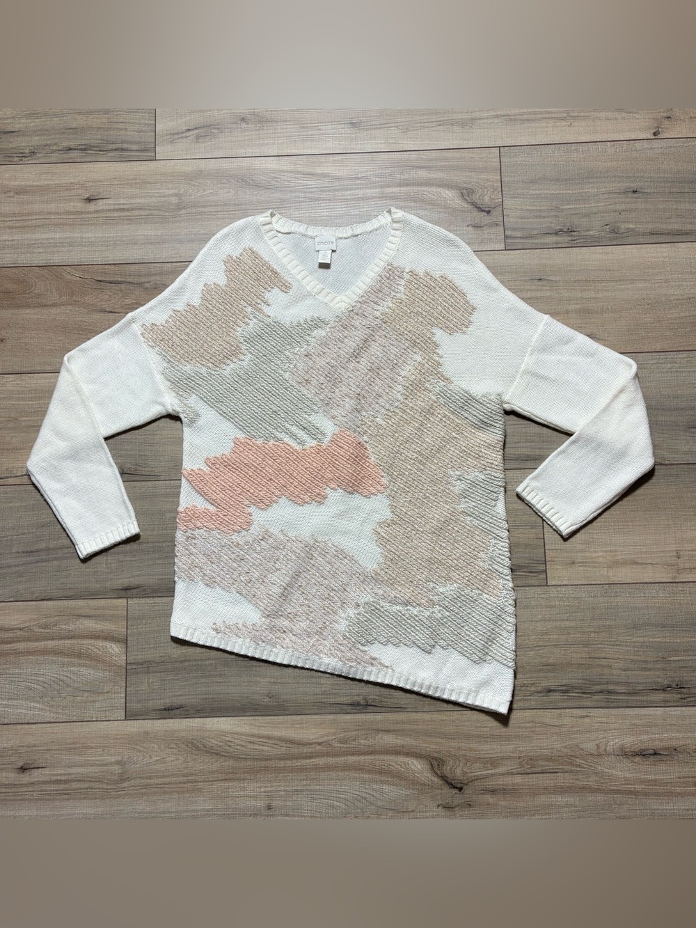 Chicos Womens Acrylic/Wool Blend Asymmetrical Hem Knit Sweater Size 2 Cream
